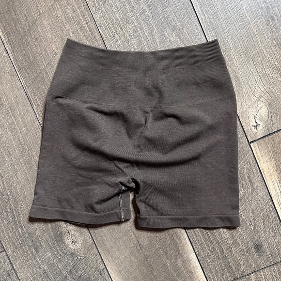 OG 🤎 Alphalete Amplify Shorts